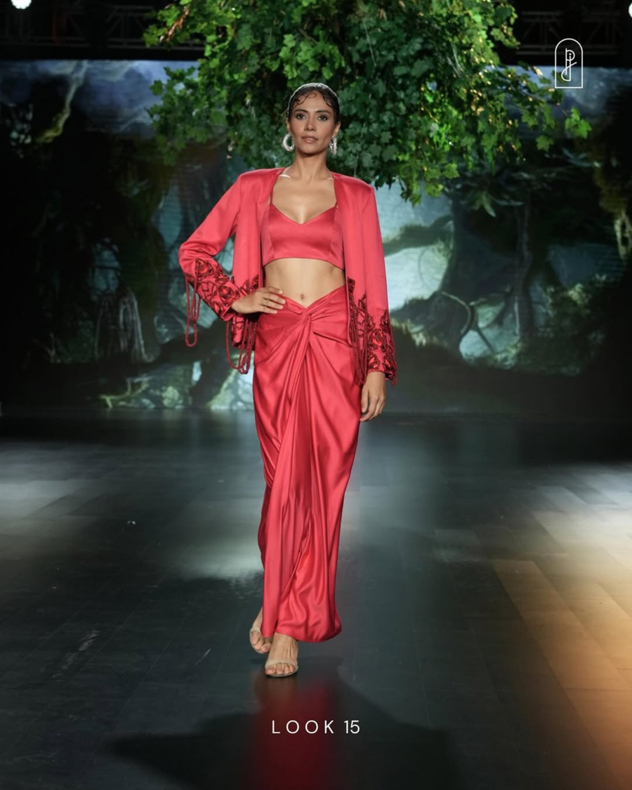 Look 15