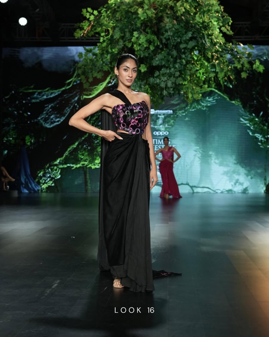 Look 16