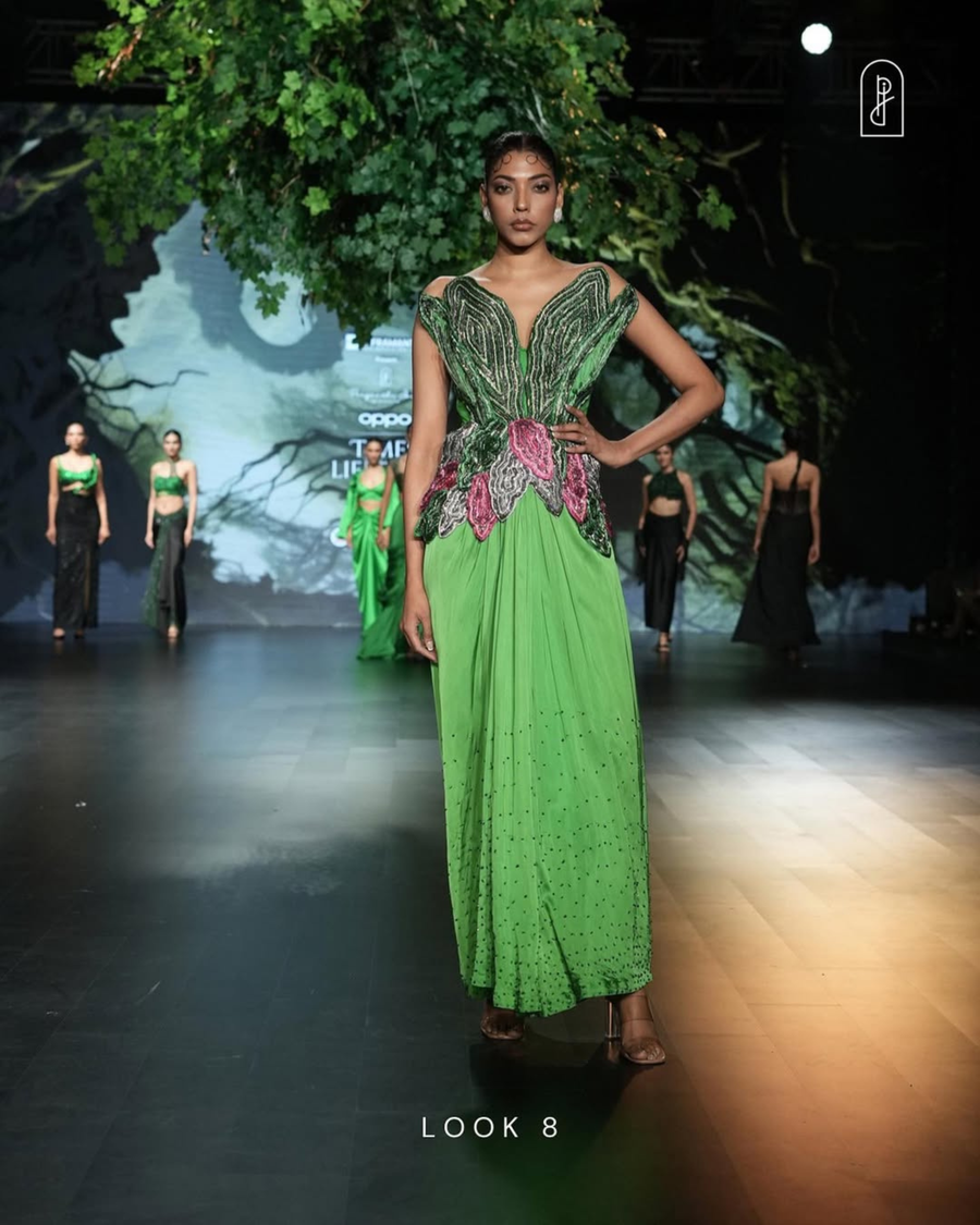 Look 8
